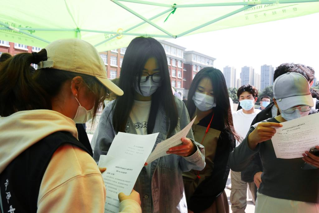 学校组织开展“疫”战到底——防疫知识技能大闯关活动