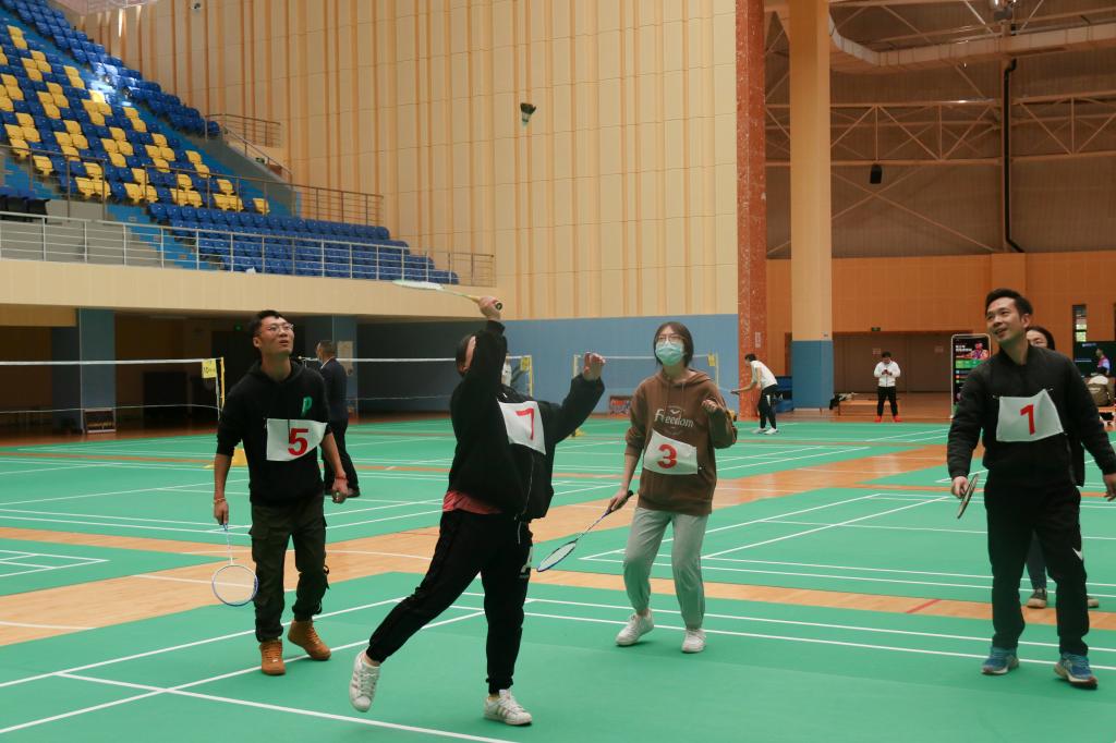 昆明理工大学举办辅导员趣味运动“沙龙”活动