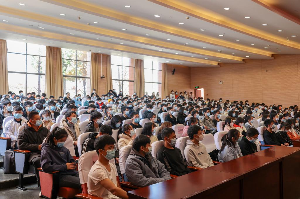 昆明理工大学开展2021-2022学年冬季送温暖活动
