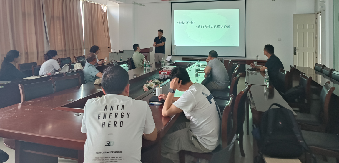 南方科技大学洪伟教授、杨灿辉副教授应邀到访建筑工程学院并作专题报告-昆明理工大学