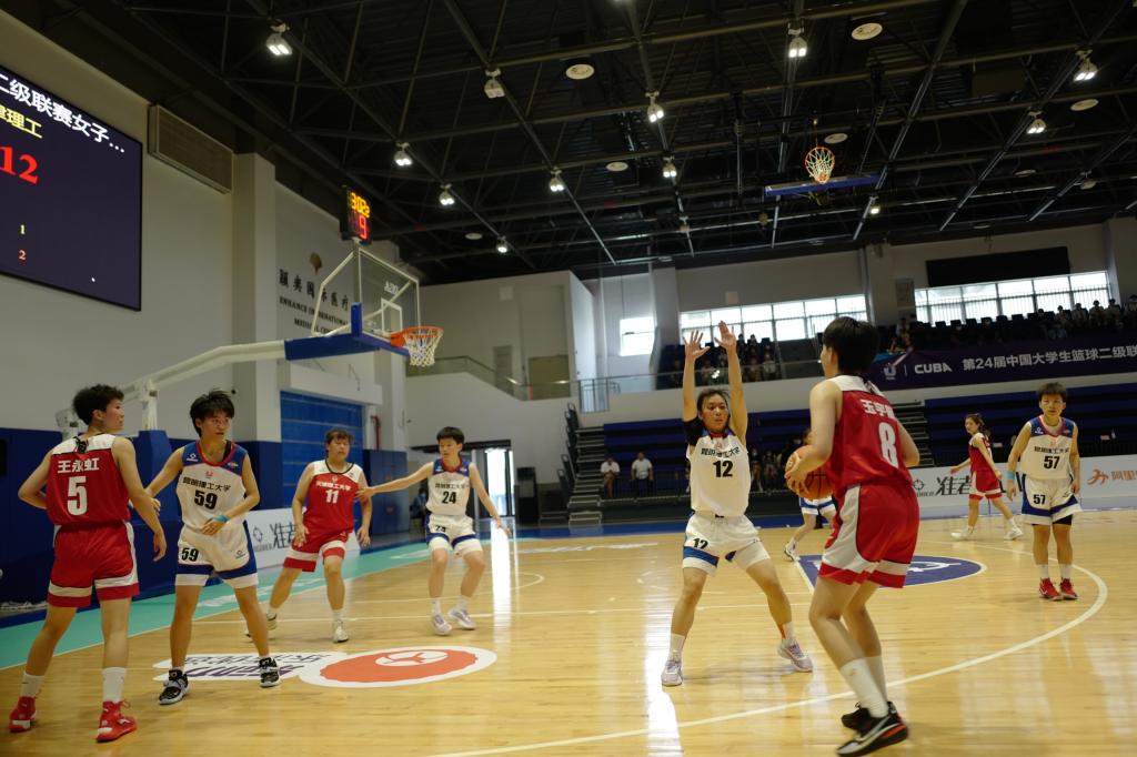 昆工体育代表队在第24届中国大学生篮球二级联赛女子总决赛中位列全国四强